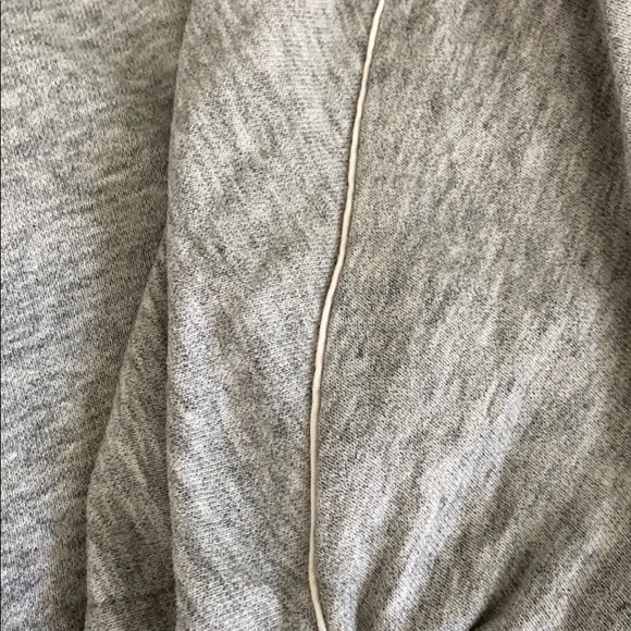 Levi’s oversized crop 1X sweatshirt - Picture 2 of 3